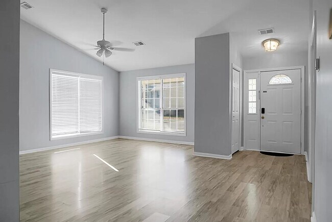 Foto del edificio - Goose Creek Ranch Available Now!