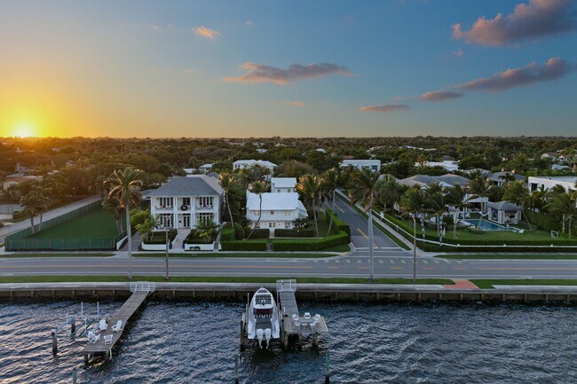 Building Photo - 7103 S Flagler Dr