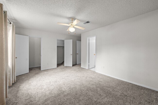 Building Photo - 14371 Still Meadow Dr