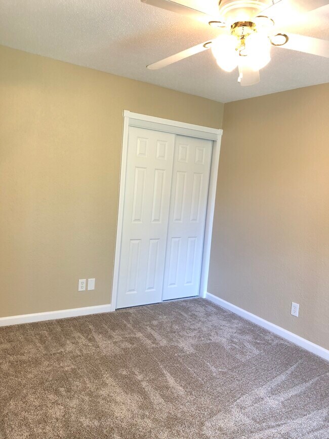 400 Maple St Unit 3, Energy, IL 62933 Apartments in Energy, IL