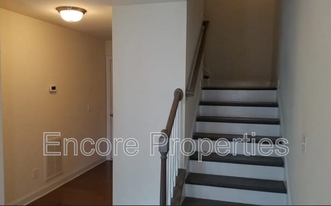Building Photo - 6023 Kentworth Dr