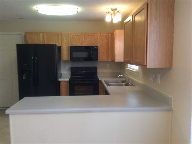 Foto del edificio - 9431 Isaac Hunter Dr