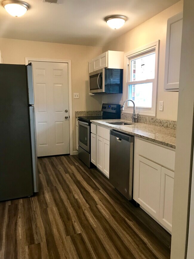 Foto del edificio - 1337 Huntover Dr