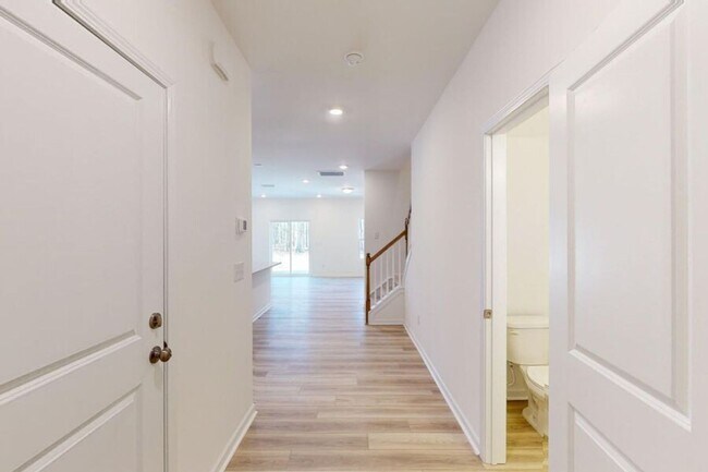 Building Photo - New Construction 3BR/2.5BA Townhome in Monroe