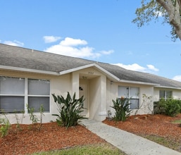 Building Photo - 2082 Foxwood Dr