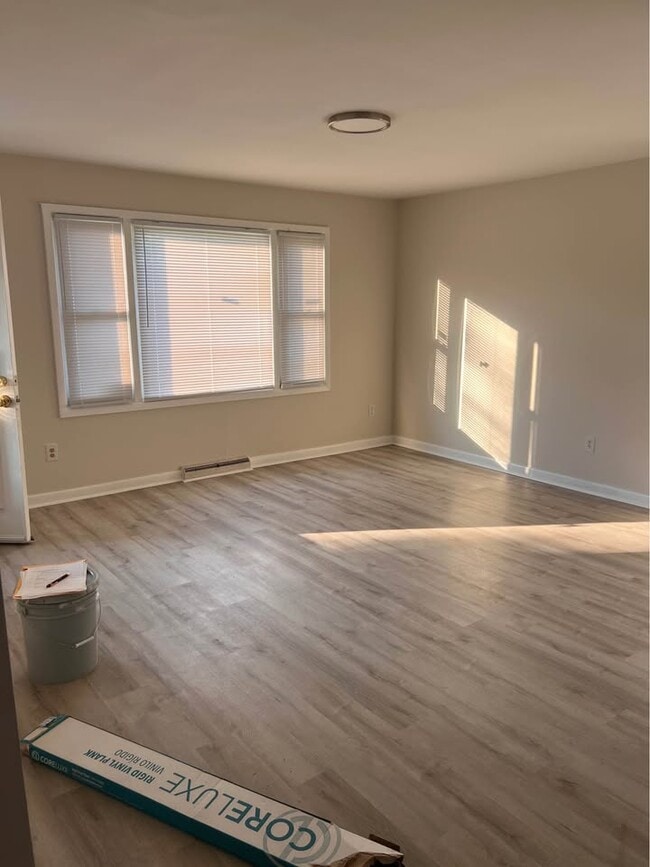 Living Room - 631 Sanders St