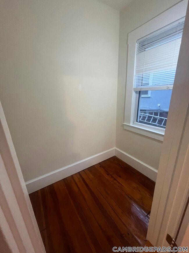 Building Photo - 27 Forest St