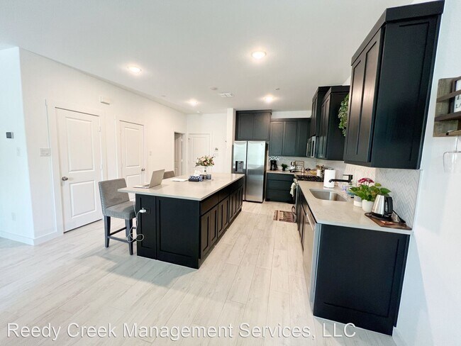 Building Photo - 3 br, 2.5 bath House - 606 Collier Drive