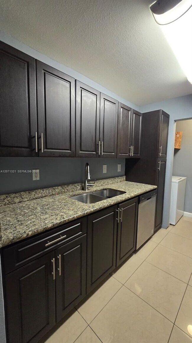 Building Photo - 8787 NW 39th St