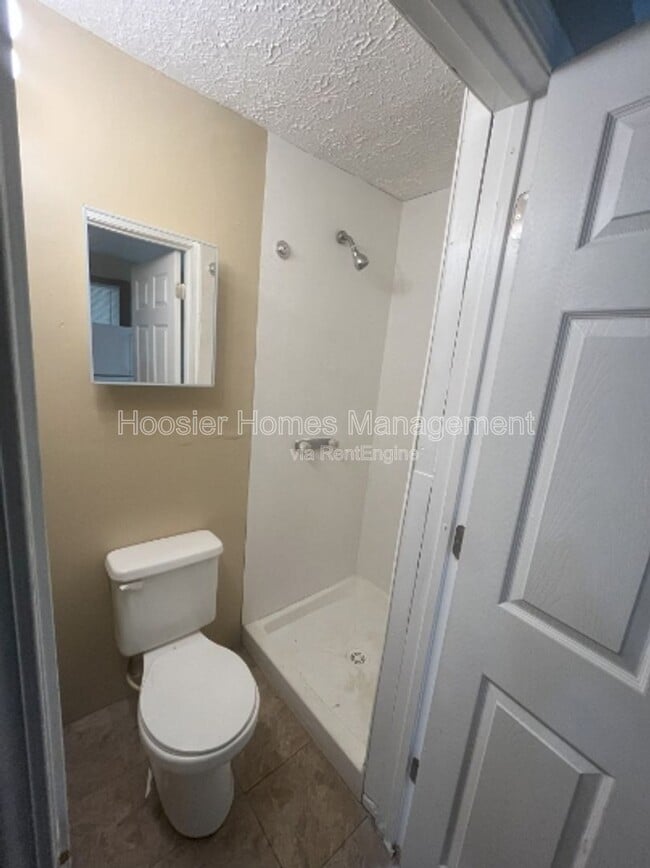 Building Photo - 1065 W 33rd St