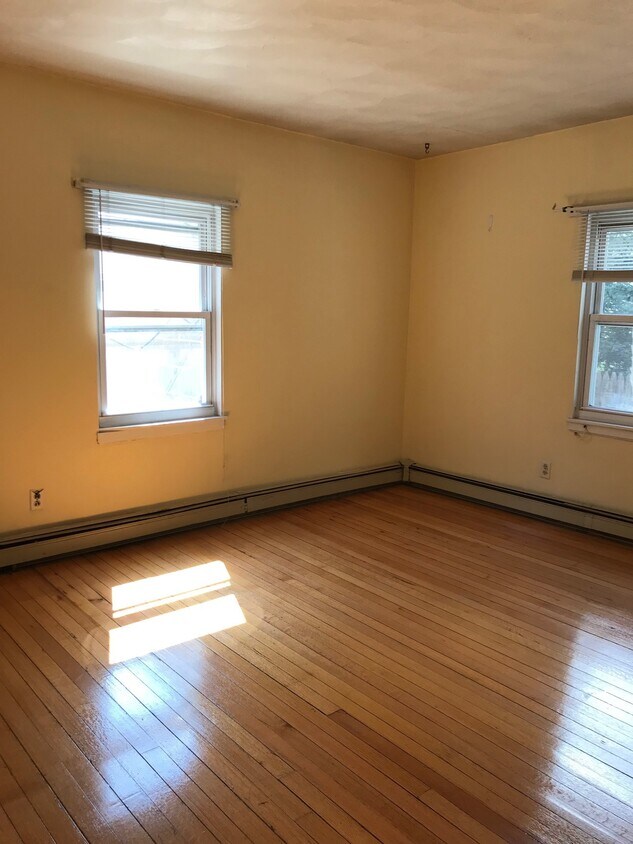 Building Photo - 20 Shanley St