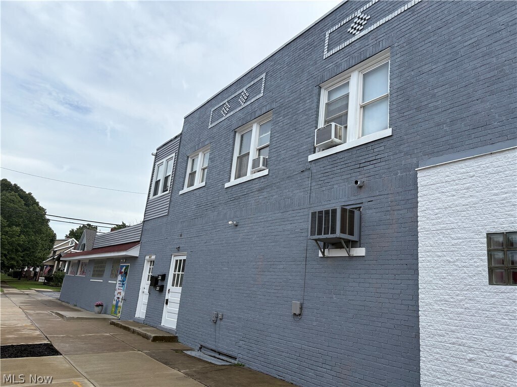 Foto del edificio - 445 E 200th St