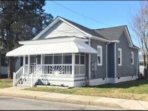 Building Photo - 1450 Mt Vernon Ave