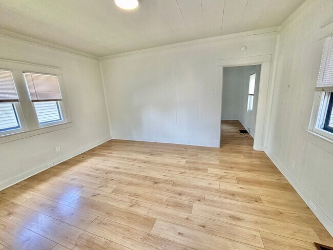 Foto del edificio - Churchill Downs Area - 1 bedroom shotgun house, pets okay!