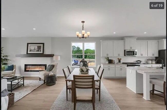 Building Photo - Modern Elegance Meets Everyday Comfort in ...
