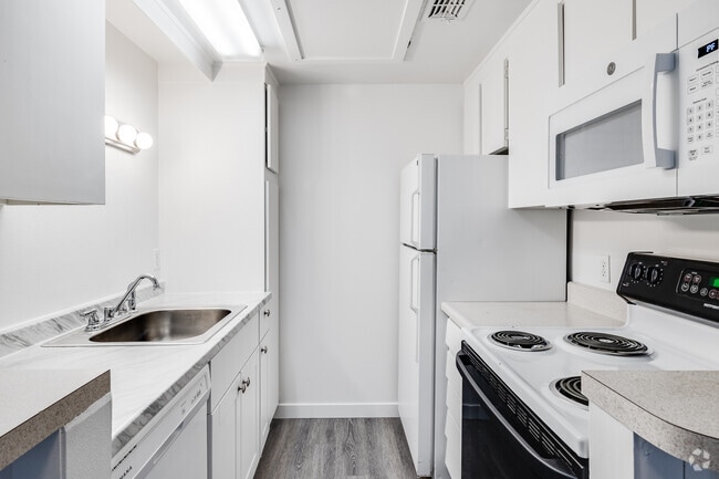 1BD, 1BA - 678SF - Cambridge Dorchester