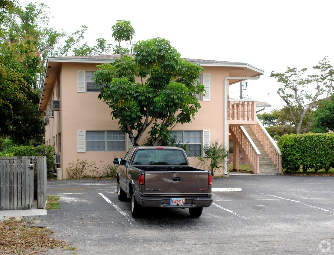 Building Photo - 212-216 SE 22nd Ave