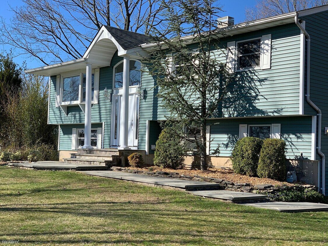 Primary Photo - 3 br, 2 bath House - 1 Vivian Ln