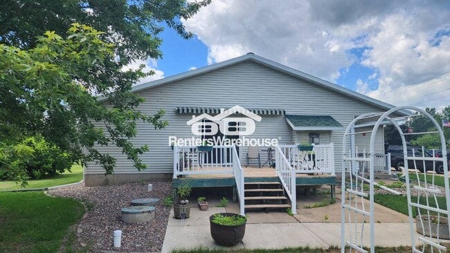 Building Photo - 17555 53rd Ave