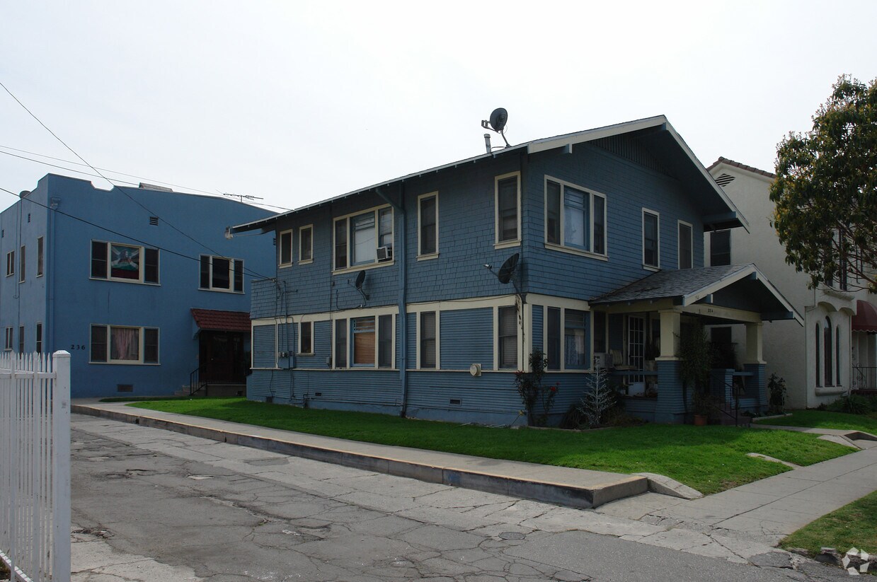 Primary Photo - 234 E 12th St