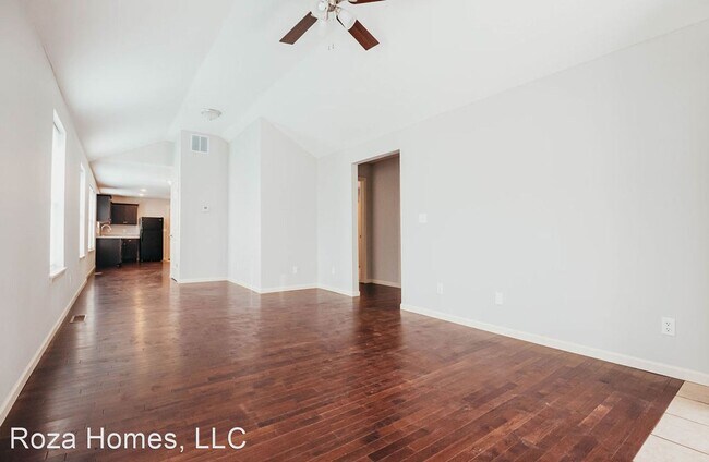 Building Photo - 4 br, 2 bath House - 711 E Delmar