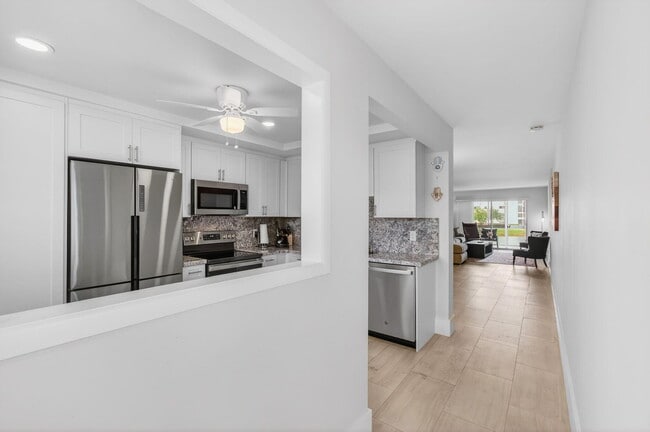 Building Photo - 2054 Exeter C