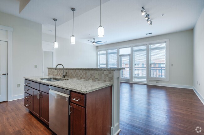 2BR, 2BA - 1,240SF - Kitchen - Biltmore Park Town Square