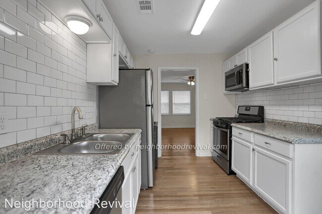Building Photo - 2 br, 1 bath House - 4110 Barron