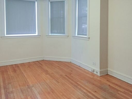 Foto del edificio - 2208 W Foster Ave