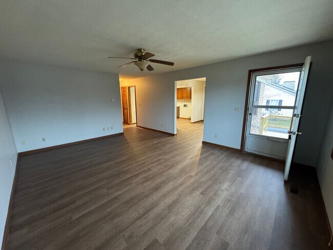 Foto del edificio - 2 bedroom 1 bath duplex in Lone Oak