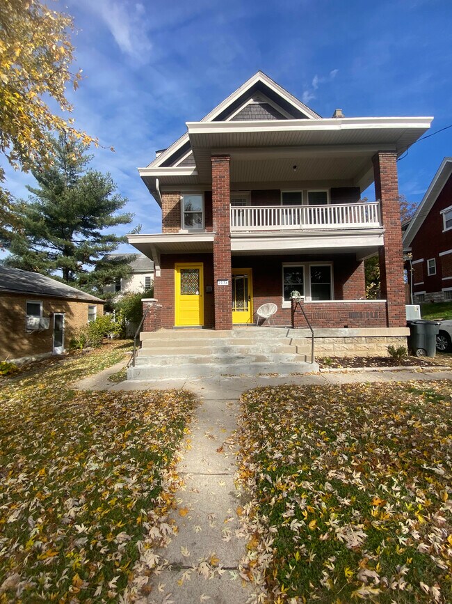 Building Photo - 2134 Feldman Ave