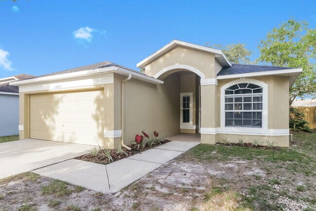 Building Photo - 13203 Sharondale Ct