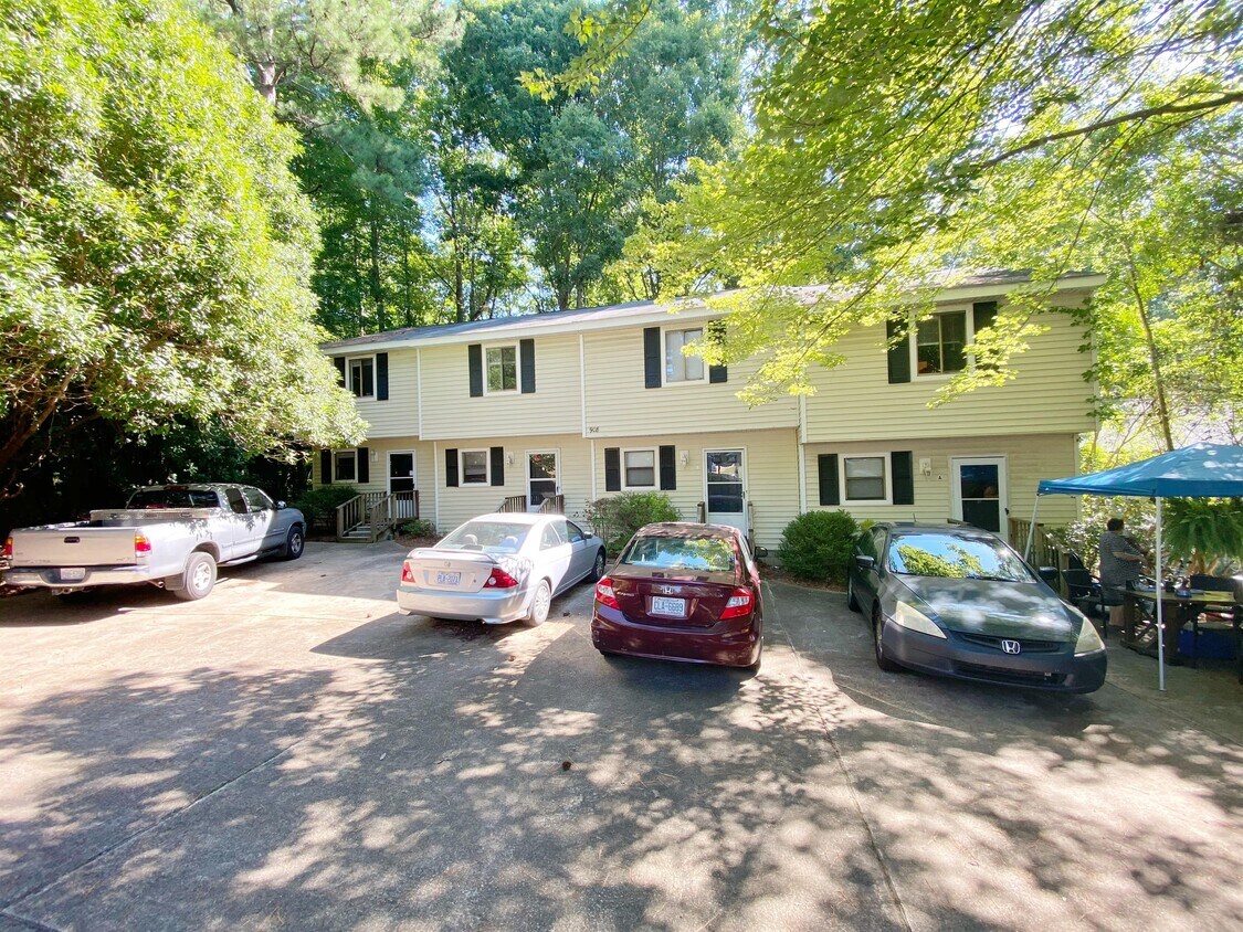 Foto principal - 908 Hearthridge Ct