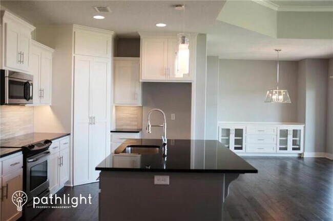 Foto del edificio - 1317 NE Brandywine Rd, Lee's Summit, MO, 6...