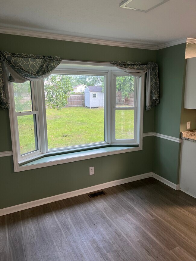 Building Photo - 5898 Nutbush Pl