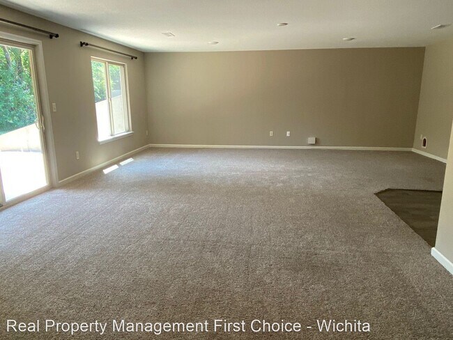 Building Photo - 5 br, 3 bath House - 2225 E Birchwood Ct