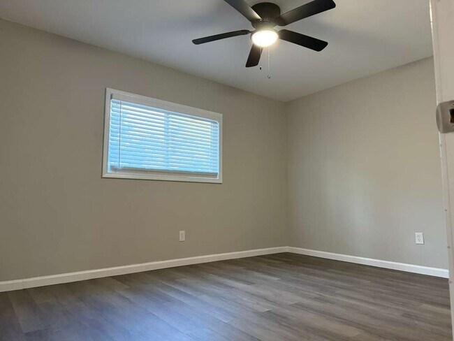 Foto del edificio - 531 Gresham Park Dr