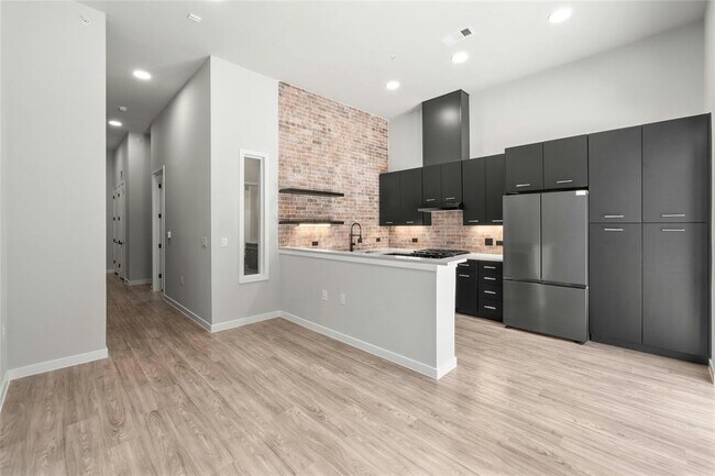 Foto del edificio - 4510 Terry-O Ln