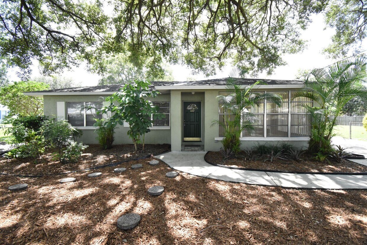 Primary Photo - 3 br, 1 bath House - 1212 Jamajo Blvd