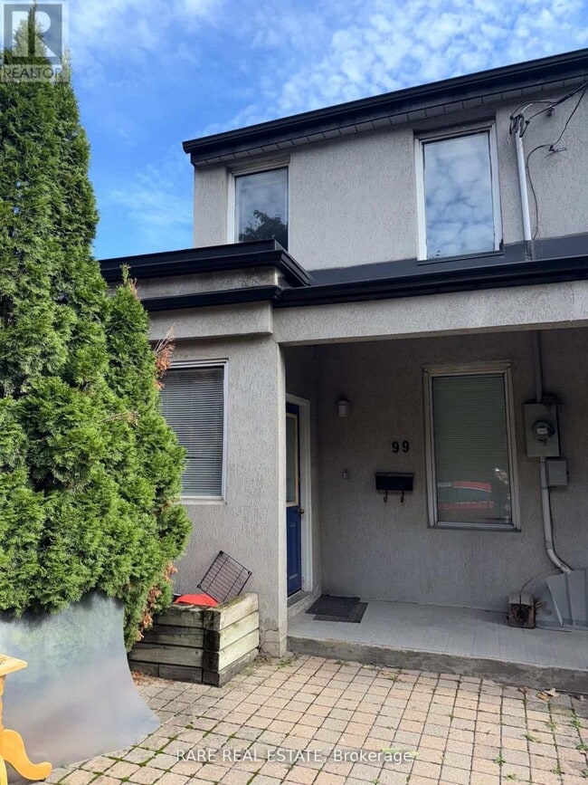 Building Photo - 99 Trinity St