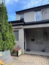 Building Photo - 99 Trinity St