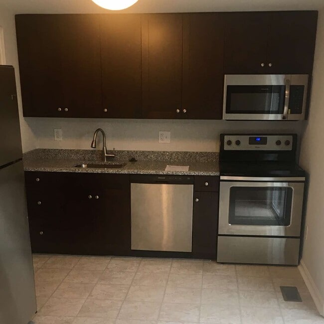 Photo - 21 Kirwin Ct Townhome