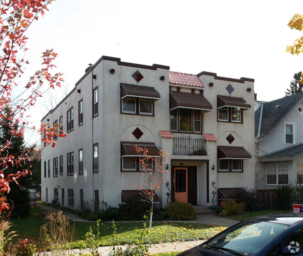 Primary Photo - 3337 Fremont Ave S