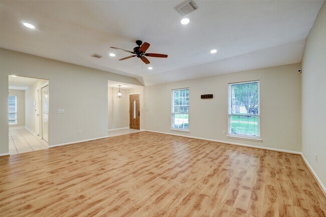 Building Photo - 60 W Indian Sage Cir