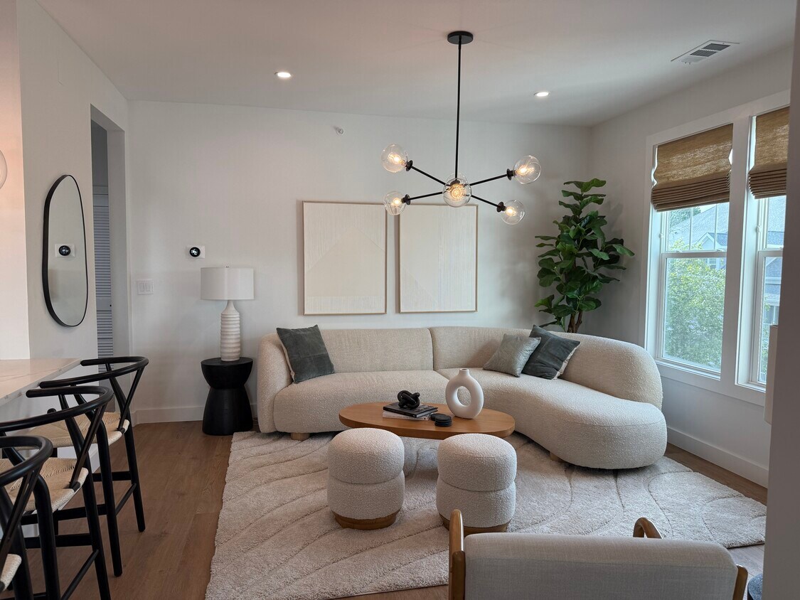 Foto principal - 130 River Landing Dr