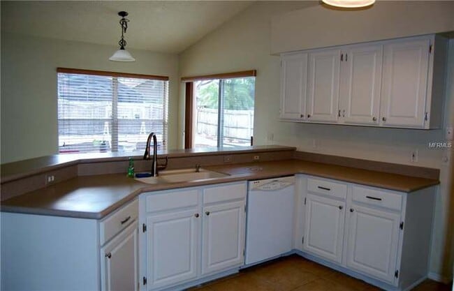 Foto del edificio - 2832 Oak Shore Rd