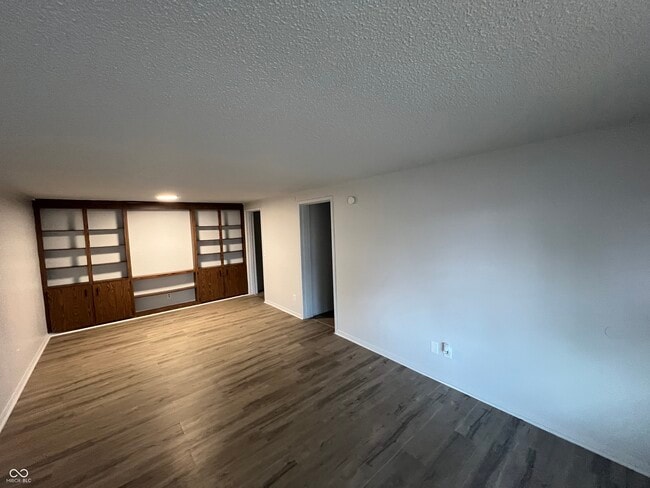 Building Photo - 2000 Indianapolis Rd