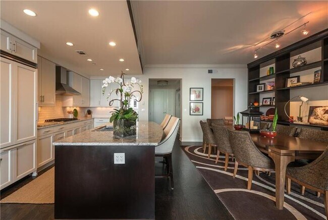 Foto del edificio - 3630 Peachtree Rd NE