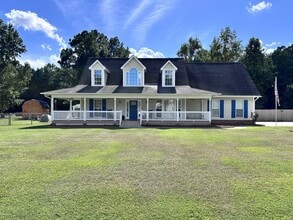 Building Photo - 304 Chisholm Trail