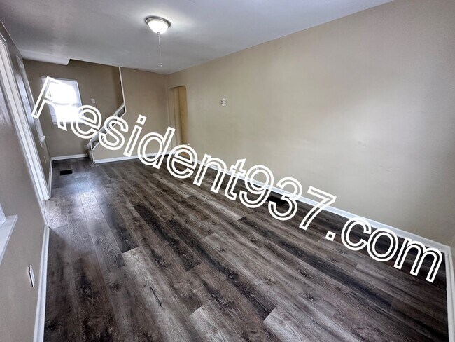 Foto del edificio - 3 Bed 1 bath